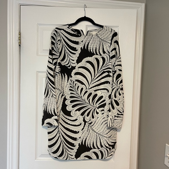 Long sleeve H&M dress size 8 - almost new - Picture 1 of 4